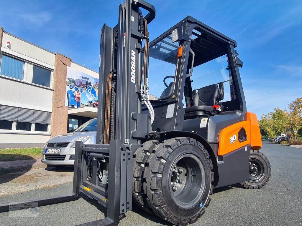 Frontstapler van het type Bobcat D30NXP mit Zwillingsbereifung, Gebrauchtmaschine in Friedrichsdorf (Foto 5)