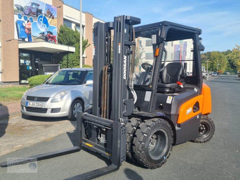 Frontstapler van het type Bobcat D30NXP mit Zwillingsbereifung, Gebrauchtmaschine in Friedrichsdorf (Foto 1)