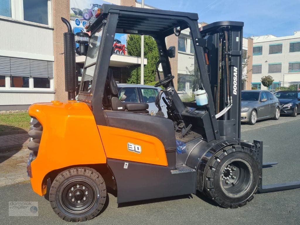 Frontstapler tip Bobcat D30NXP mit Zwillingsbereifung, Gebrauchtmaschine in Friedrichsdorf (Poză 6)