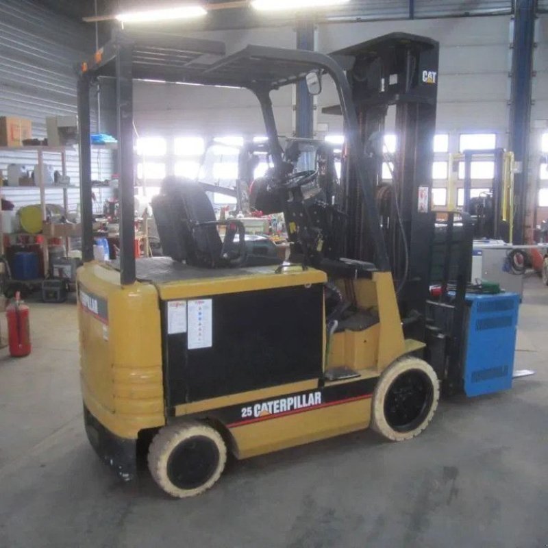 Frontstapler του τύπου Caterpillar EC25E, heftruck elektrisch, triplo, side shift, containermast., Gebrauchtmaschine σε Tubbergen (Φωτογραφία 2)