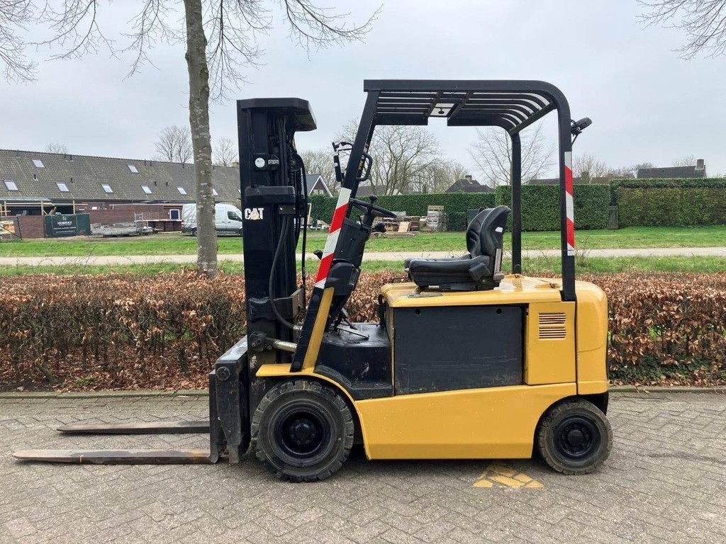 Frontstapler a típus Caterpillar EP25K-PAC, Gebrauchtmaschine ekkor: Antwerpen (Kép 2)