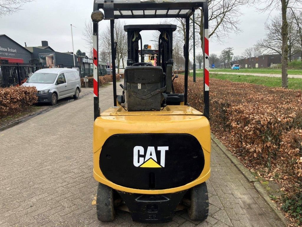 Frontstapler typu Caterpillar EP25K-PAC, Gebrauchtmaschine w Antwerpen (Zdjęcie 4)