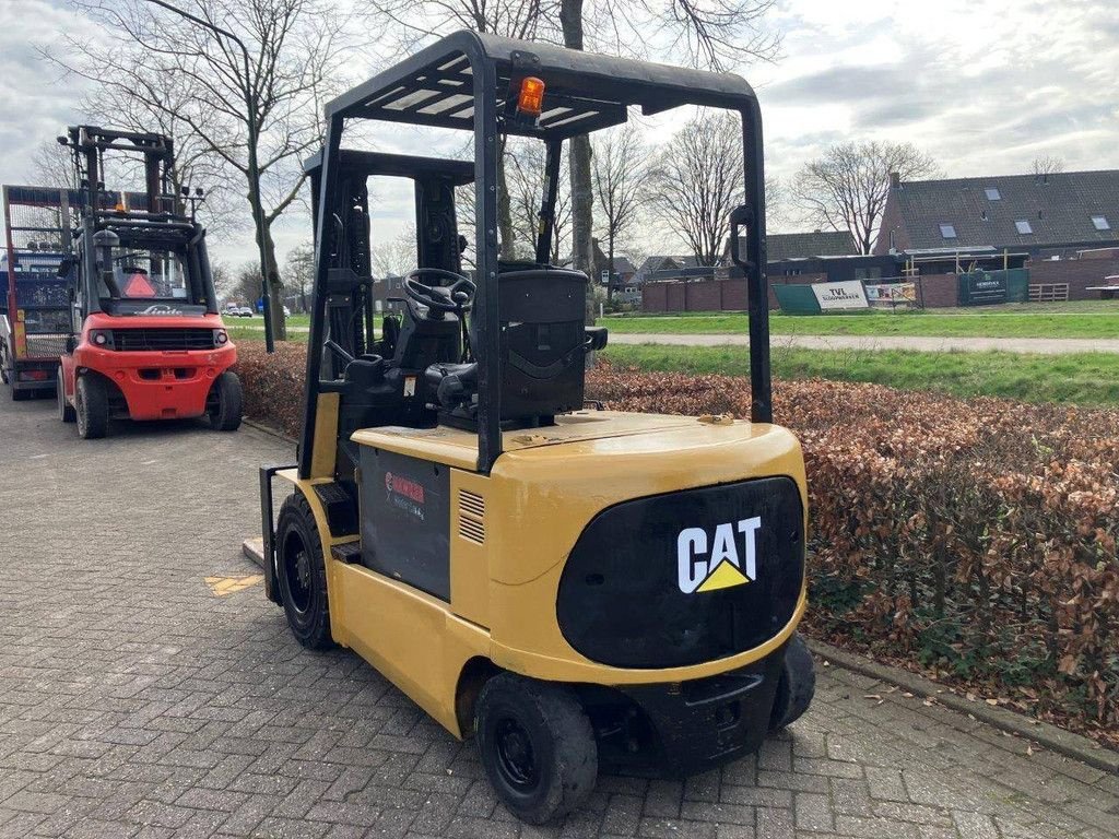 Frontstapler του τύπου Caterpillar EP30K, Gebrauchtmaschine σε Antwerpen (Φωτογραφία 3)