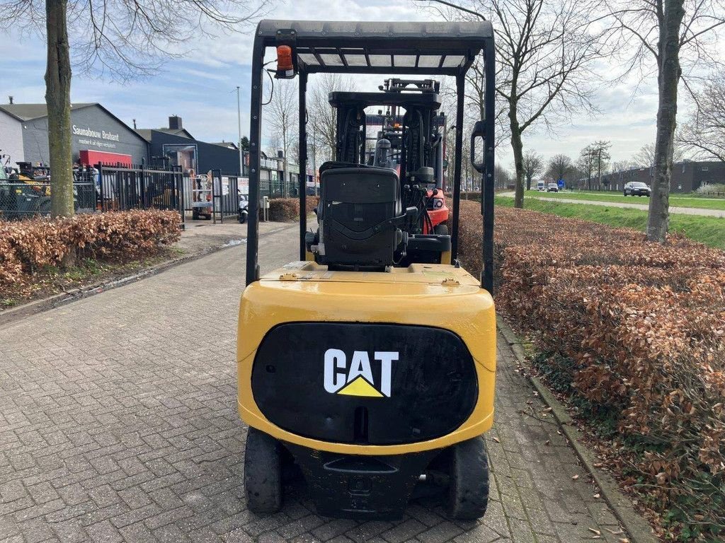 Frontstapler van het type Caterpillar EP30K, Gebrauchtmaschine in Antwerpen (Foto 4)