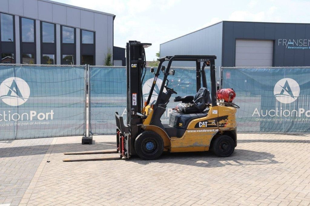 Frontstapler typu Caterpillar GP25NT, Gebrauchtmaschine w Antwerpen (Zdjęcie 1)