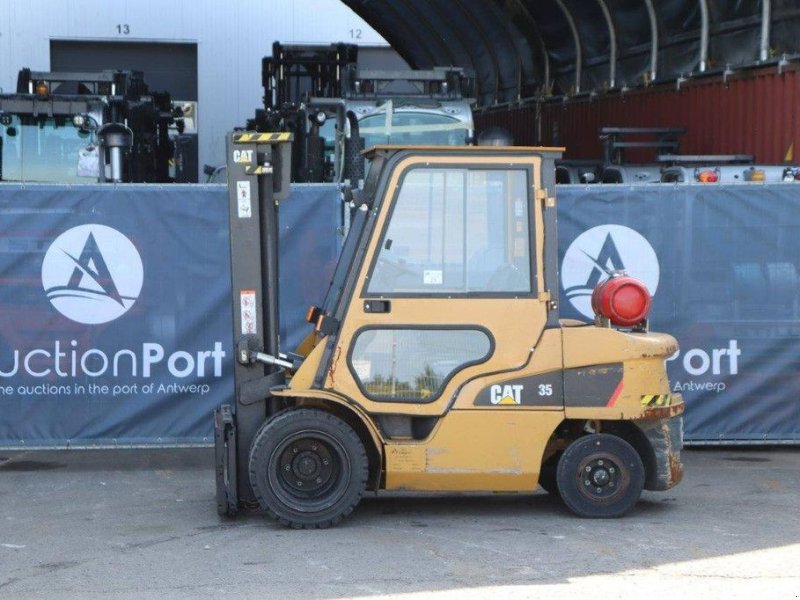 Frontstapler of the type Caterpillar GP35NT, Gebrauchtmaschine in Antwerpen (Picture 1)