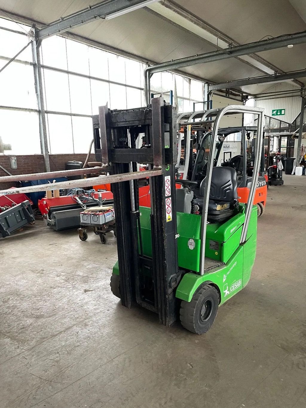 Frontstapler типа Cesab Blitz 100 /BT heftruck Triplo hefmast met freelift 5,5m, Gebrauchtmaschine в Kwintsheul (Фотография 10)