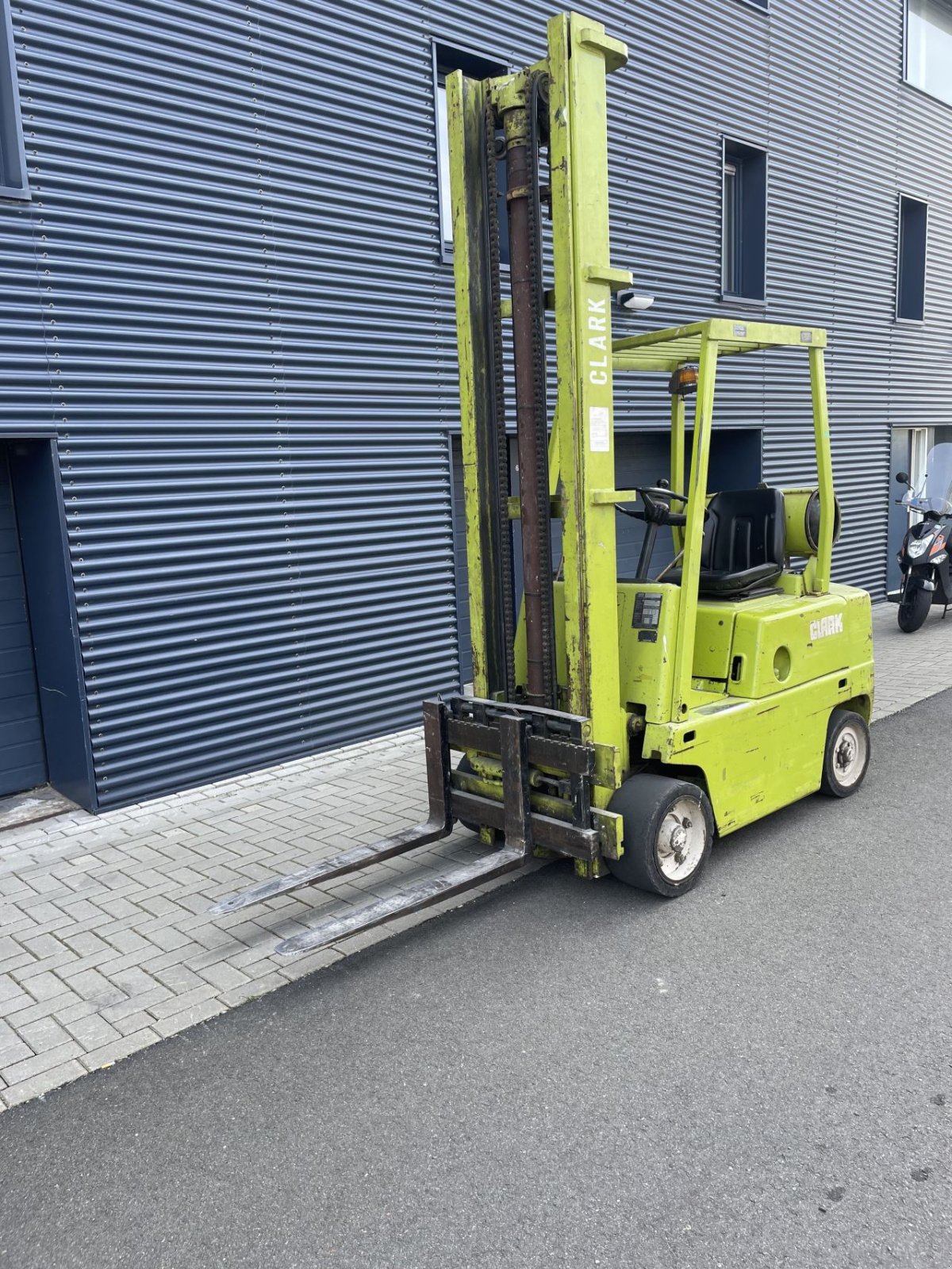 Frontstapler van het type Clark 2000 kg, Gebrauchtmaschine in Haarlem (Foto 3)