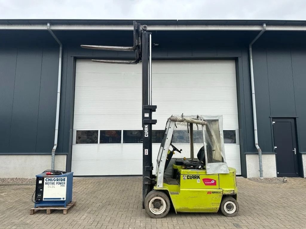 Frontstapler Türe ait Clark EPM25N 2.5 ton Duplex Sideshift Elektra Heftruck, Gebrauchtmaschine içinde VEEN (resim 7)