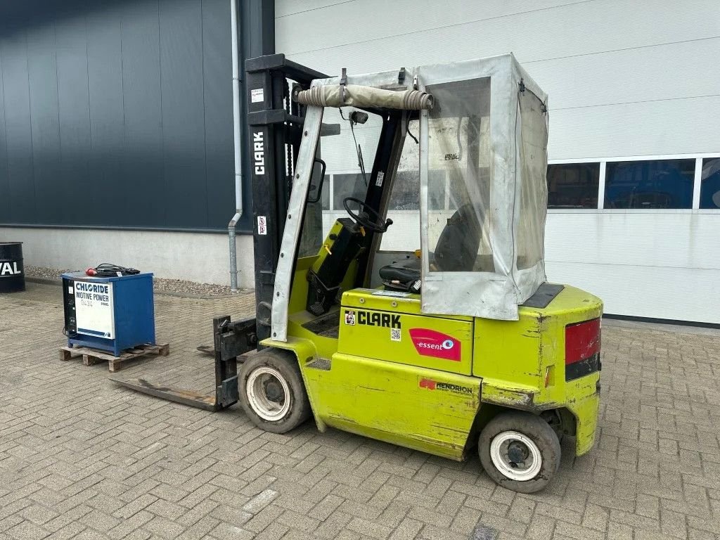 Frontstapler des Typs Clark EPM25N 2.5 ton Duplex Sideshift Elektra Heftruck, Gebrauchtmaschine in VEEN (Bild 9)