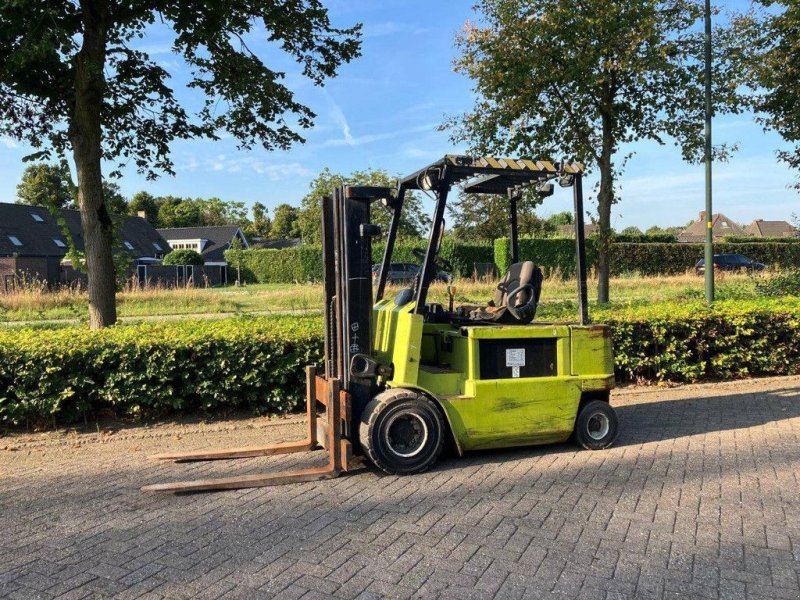 Frontstapler typu Clark M30S, Gebrauchtmaschine v Antwerpen (Obrázek 1)