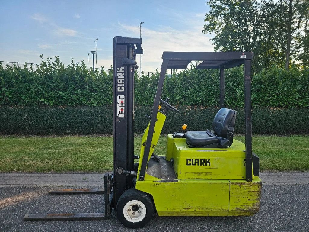 Frontstapler des Typs Clark TM16 Heftruck 1600KG 4.98M Triplex Freelift, Gebrauchtmaschine in Brakel (Bild 7)