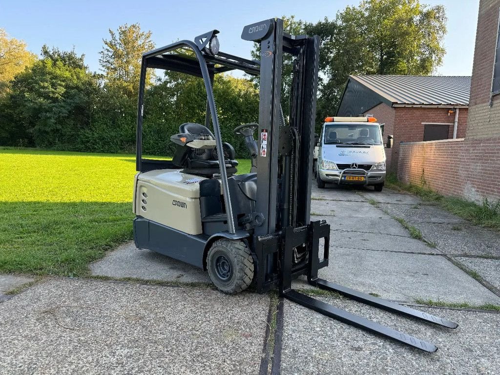 Frontstapler typu Crown 1500KG elektrische heftruck BJ2020 + sideshift, Gebrauchtmaschine w Hoenzadriel (Zdjęcie 8)