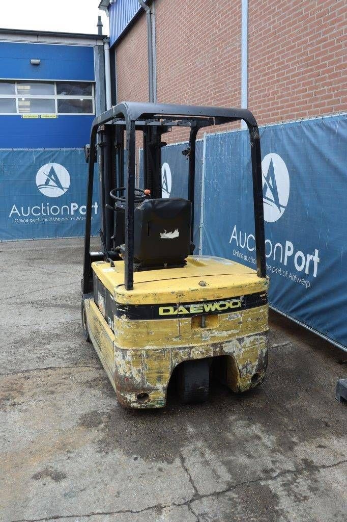 Frontstapler del tipo Daewoo B18T-2, Gebrauchtmaschine en Antwerpen (Imagen 4)