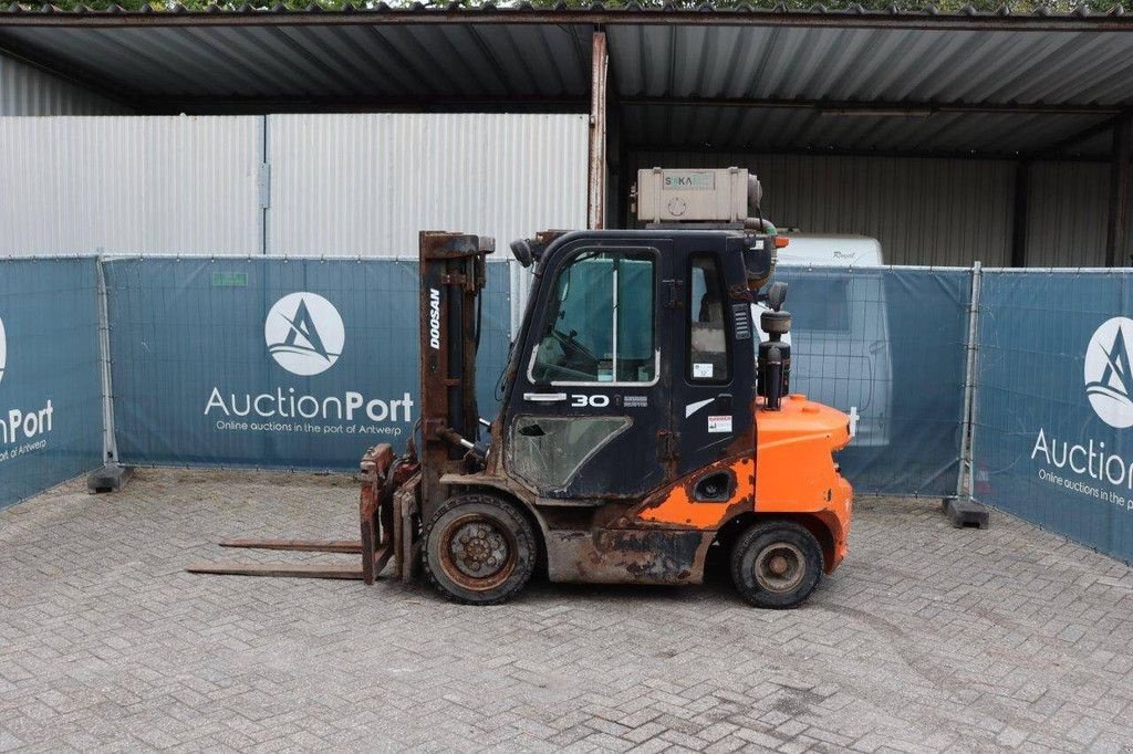 Frontstapler a típus Doosan 30, Gebrauchtmaschine ekkor: Antwerpen (Kép 2)