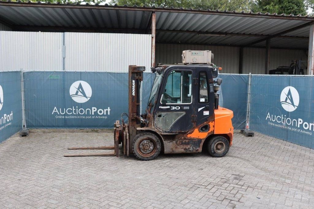 Frontstapler van het type Doosan 30, Gebrauchtmaschine in Antwerpen (Foto 1)