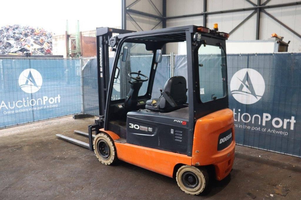 Frontstapler del tipo Doosan B30X-5, Gebrauchtmaschine en Antwerpen (Imagen 3)