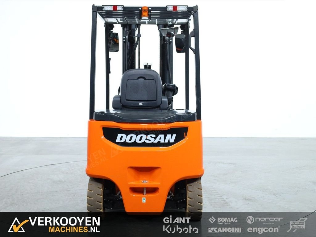 Frontstapler of the type Doosan B35X-7 Electric Side-shift + Forkpositioner, Gebrauchtmaschine in Vessem (Picture 4)