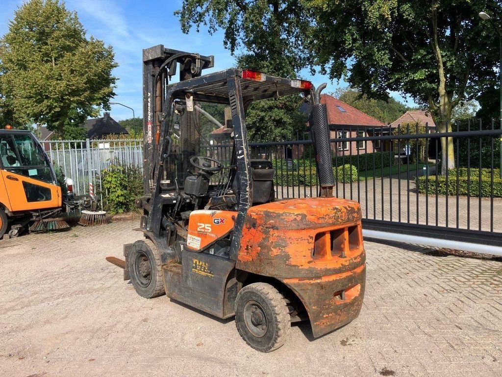 Frontstapler of the type Doosan D25G, Gebrauchtmaschine in Antwerpen (Picture 3)