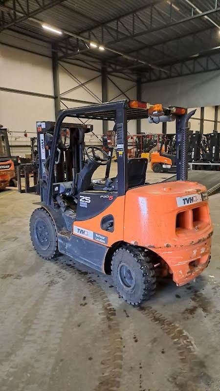 Frontstapler des Typs Doosan D25S-5, Gebrauchtmaschine in Waregem (Bild 3)