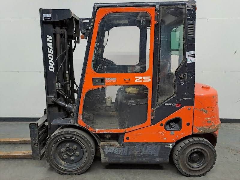 Frontstapler типа Doosan D25S-5, Gebrauchtmaschine в Waregem (Фотография 2)