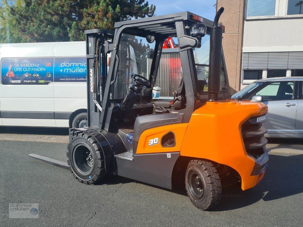 Frontstapler del tipo Doosan D30NXP mit Zwillingsbereifung, Gebrauchtmaschine en Friedrichsdorf (Imagen 3)