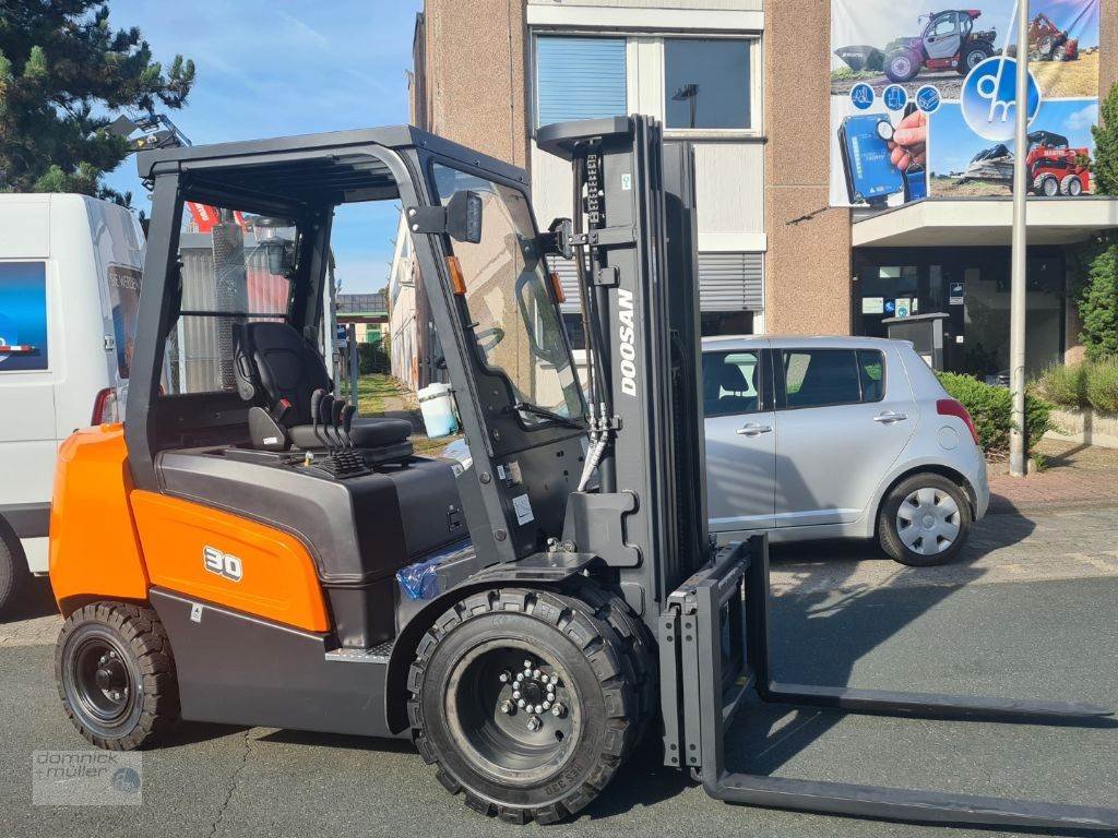 Frontstapler del tipo Doosan D30NXP mit Zwillingsbereifung, Gebrauchtmaschine en Friedrichsdorf (Imagen 7)