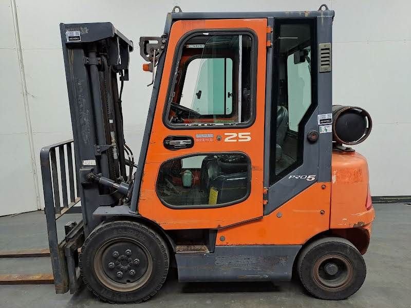 Frontstapler du type Doosan G25E-5, Gebrauchtmaschine en Waregem (Photo 2)