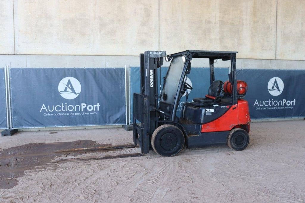 Frontstapler van het type Doosan G25P-5, Gebrauchtmaschine in Antwerpen (Foto 1)