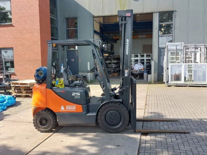 Frontstapler tip Doosan GE25 E, Gebrauchtmaschine in Groningen