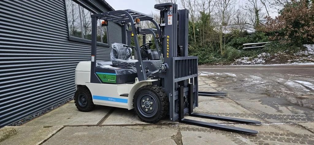 Frontstapler van het type Eurotrac 3ton electro heftruck. FE 30 ECO nieuw, Gebrauchtmaschine in Scharsterbrug (Foto 5)