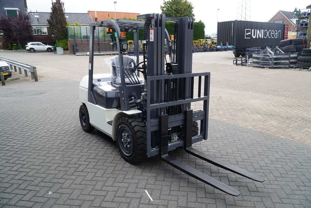 Frontstapler van het type Eurotrac FE30-Eco, Neumaschine in MIJNSHEERENLAND (Foto 5)