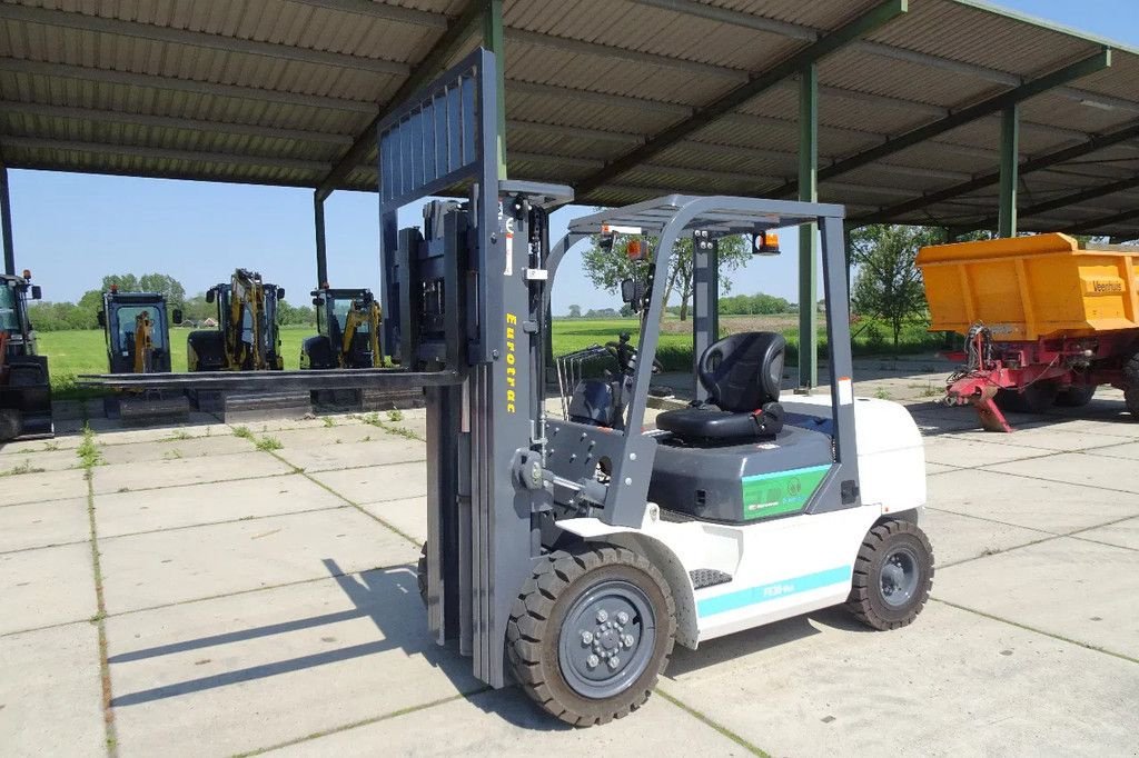 Frontstapler tip Eurotrac Heftruck FE 30 ECO, Neumaschine in Losdorp (Poză 1)