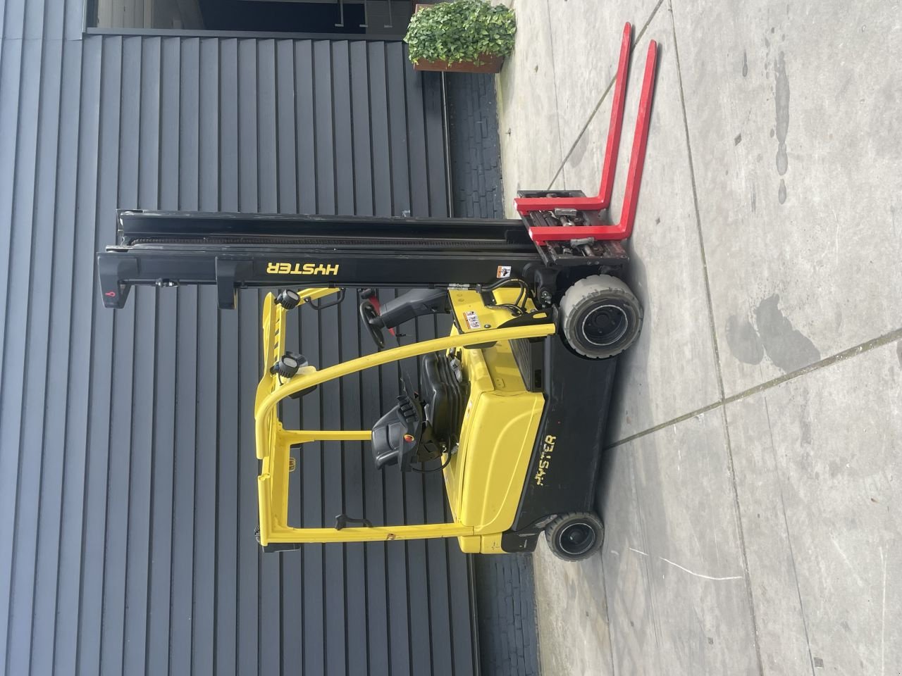 Frontstapler от тип Hyster 2 ton, Gebrauchtmaschine в Giessenburg (Снимка 2)