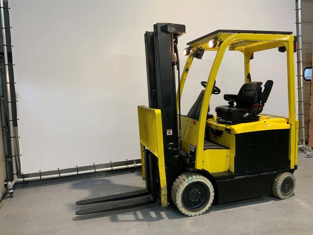 Frontstapler del tipo Hyster E3.0XN, Gebrauchtmaschine en Antwerpen (Imagen 2)