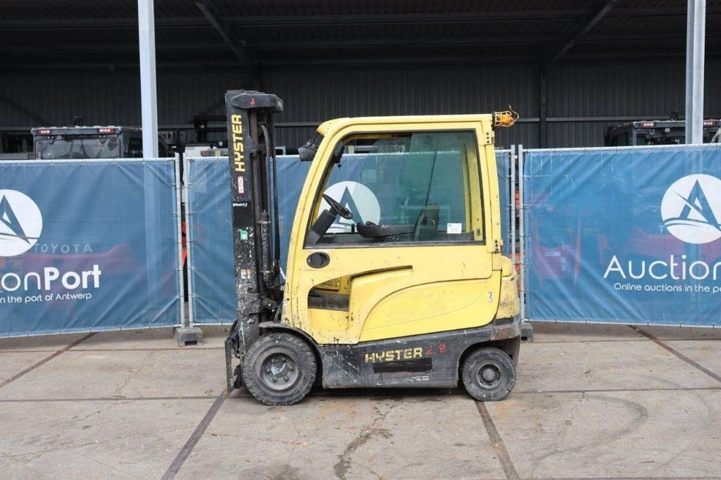 Frontstapler del tipo Hyster J2.2XN, Gebrauchtmaschine en Antwerpen (Imagen 2)