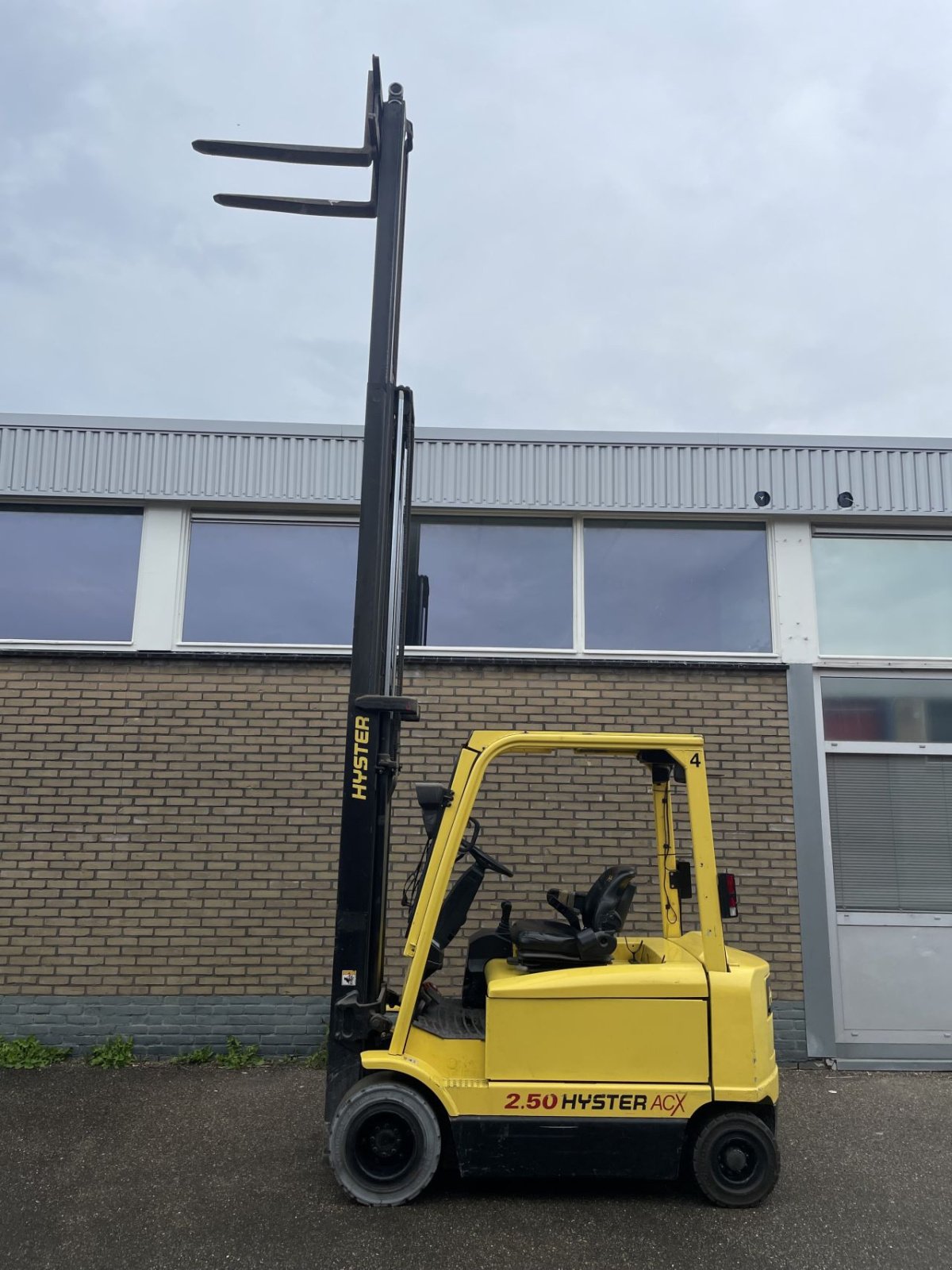 Frontstapler van het type Hyster J2.50XM, Gebrauchtmaschine in Oldenzaal (Foto 5)