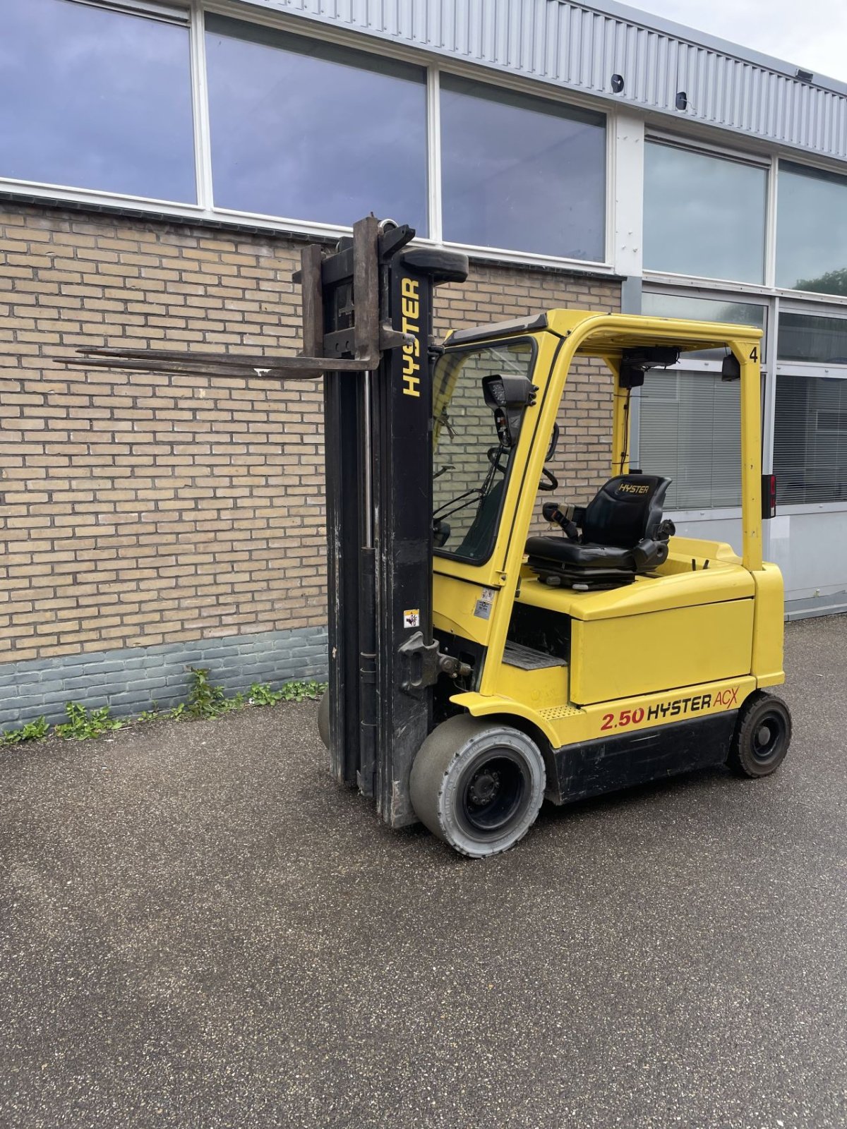 Frontstapler of the type Hyster J2.50XM, Gebrauchtmaschine in Oldenzaal (Picture 1)