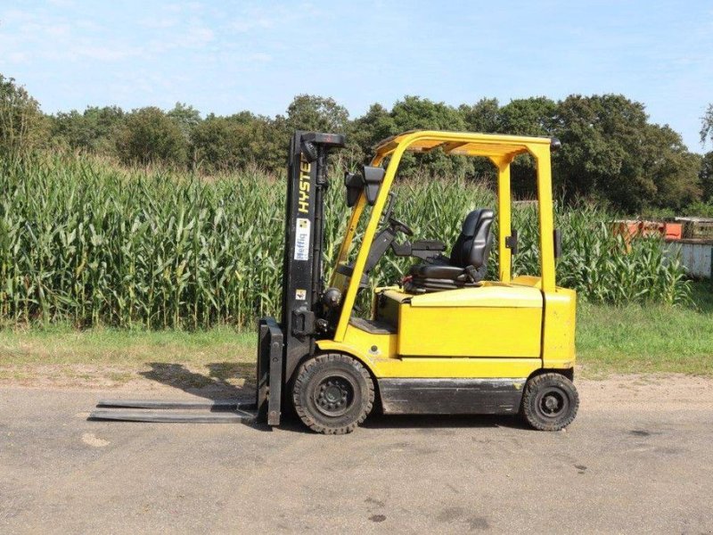 Frontstapler du type Hyster J3.00XM-861, Gebrauchtmaschine en Antwerpen (Photo 1)