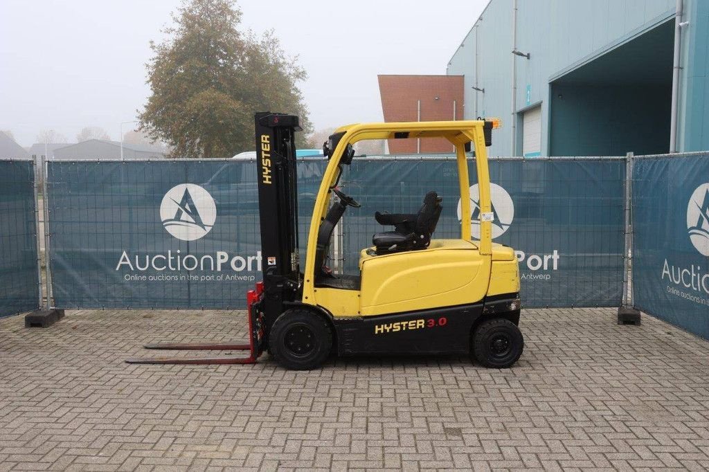 Frontstapler of the type Hyster J3.0XN, Gebrauchtmaschine in Antwerpen (Picture 2)