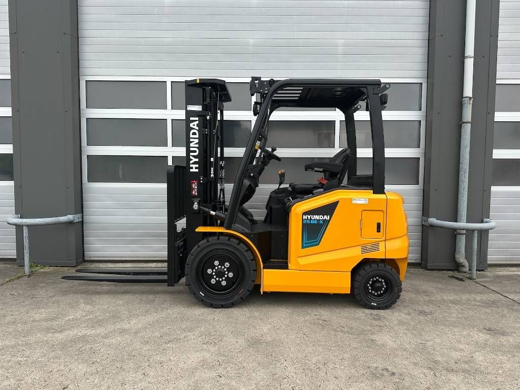 Frontstapler Türe ait Hyundai 2.5 ton elektrische heftruck 25BE-X Triplex 3-deli, Neumaschine içinde Heijningen (resim 1)