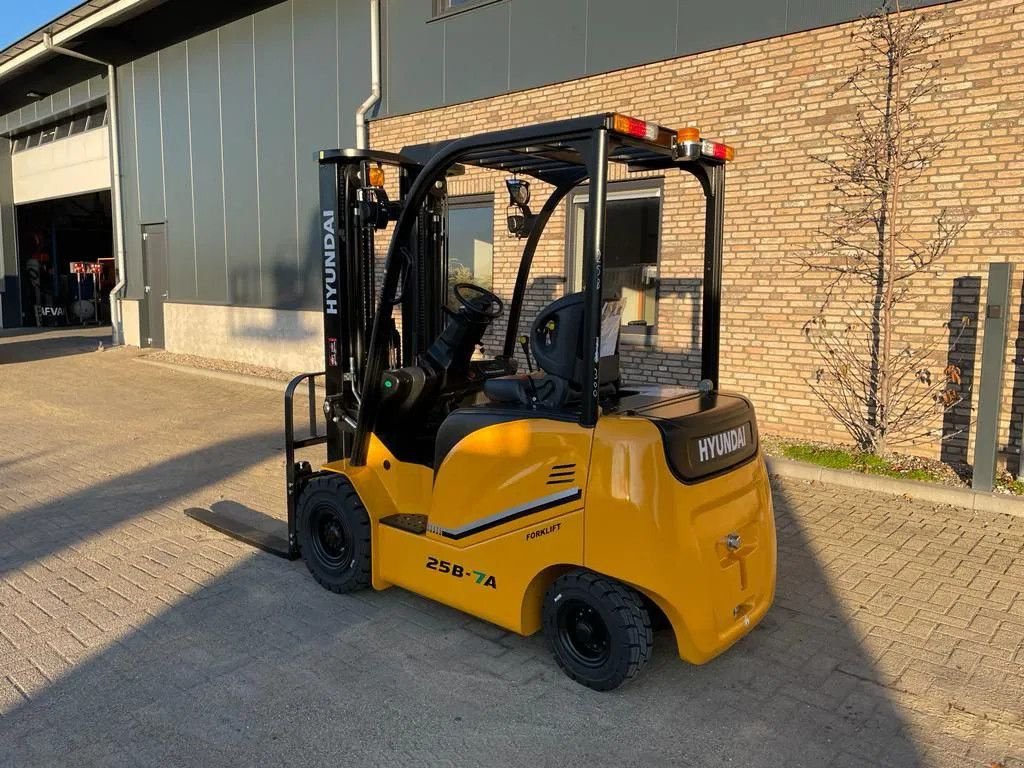 Frontstapler a típus Hyundai 25B-7A 2.5 ton Triplex Freelift Sideshift Elektra Heftruck Nieuw, Neumaschine ekkor: VEEN (Kép 10)