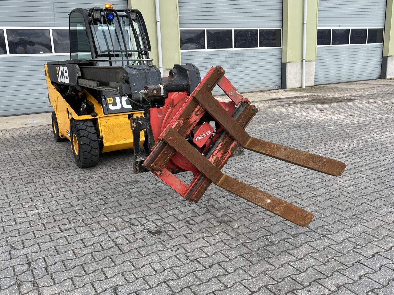 Frontstapler от тип JCB Teletruk TLT 35 D TCR, Gebrauchtmaschine в Tynaarlo (Снимка 9)