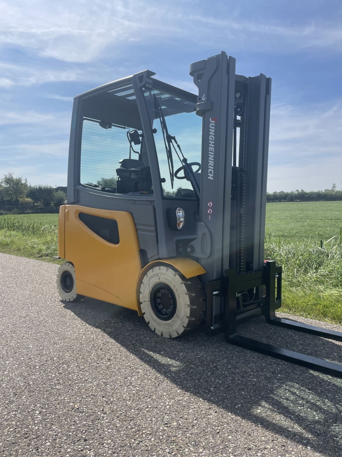 Frontstapler des Typs Jungheinrich EFG 425 K, Gebrauchtmaschine in Giessenburg (Bild 3)