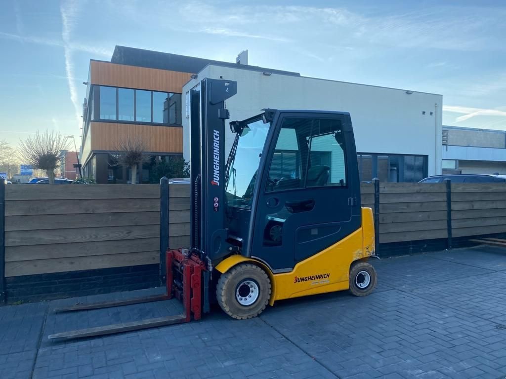 Frontstapler van het type Jungheinrich efg 425, Gebrauchtmaschine in Vianen (Foto 5)