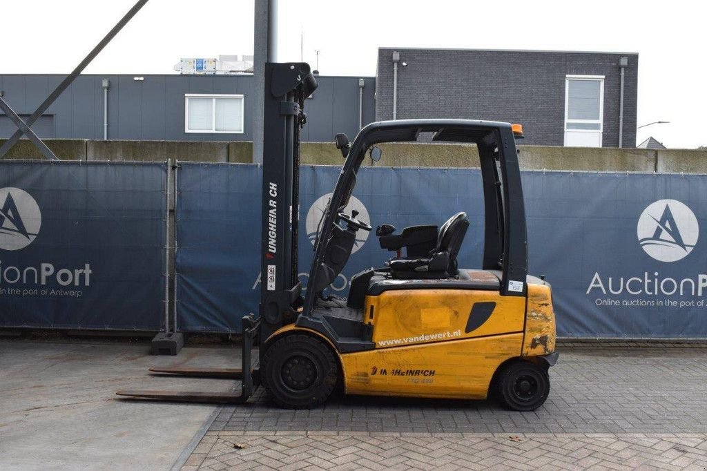 Frontstapler of the type Jungheinrich EFG 430, Gebrauchtmaschine in Antwerpen (Picture 2)