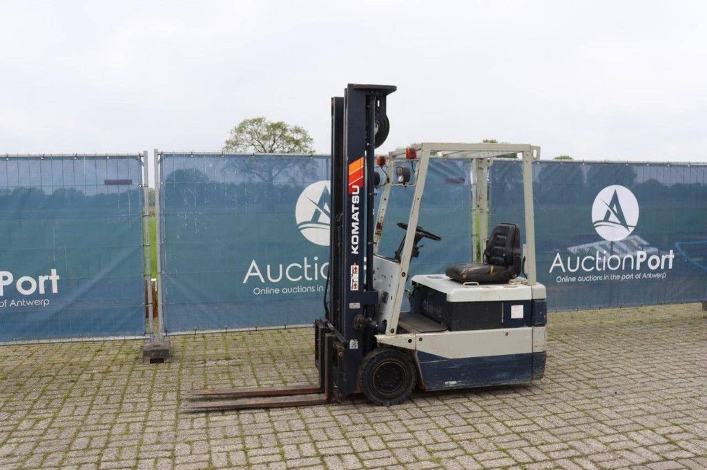 Frontstapler du type Komatsu FB13M-2, Gebrauchtmaschine en Antwerpen (Photo 1)