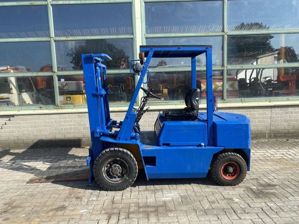 Frontstapler del tipo Komatsu FD 28-10, Gebrauchtmaschine en Roosendaal (Imagen 2)