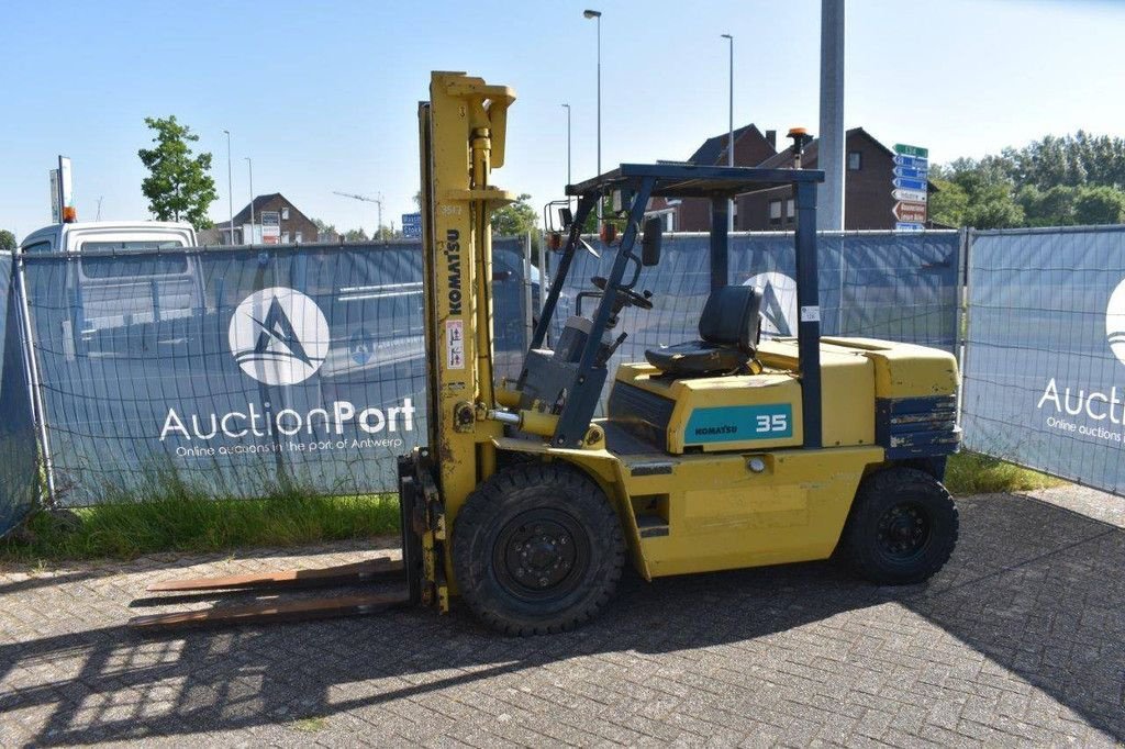 Frontstapler des Typs Komatsu FD35-5, Gebrauchtmaschine in Antwerpen (Bild 1)