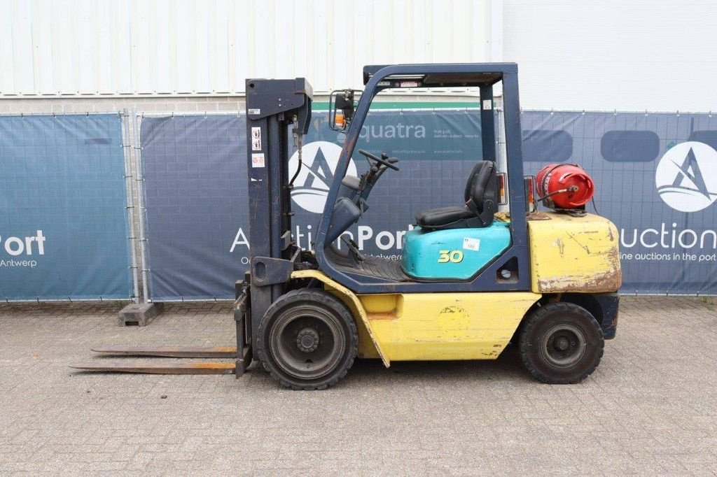 Frontstapler a típus Komatsu FG30T-1E1, Gebrauchtmaschine ekkor: Antwerpen (Kép 2)